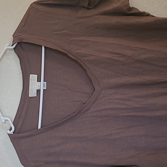 Forever 21 tee - Picture 2 of 3